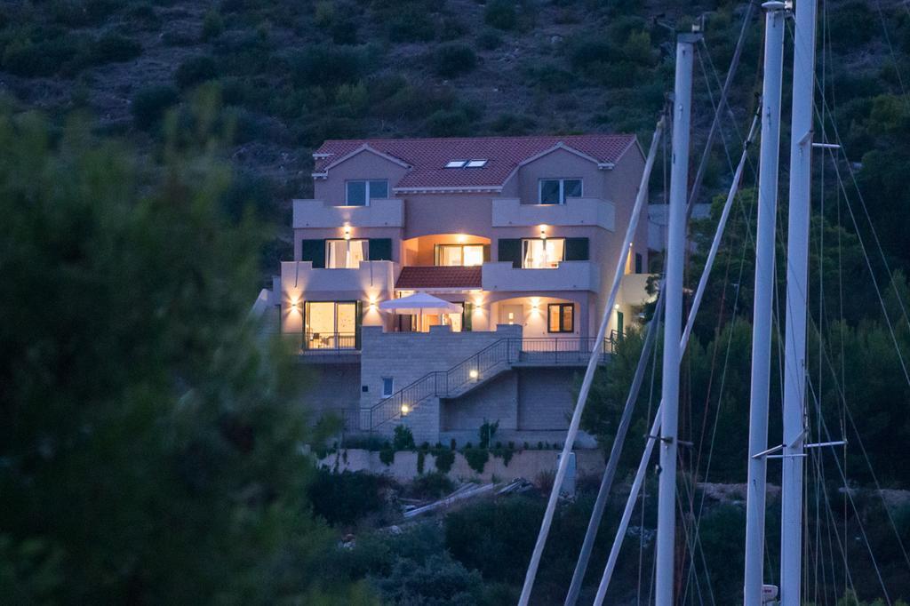 Apartments Ladesta Lastovo エクステリア 写真